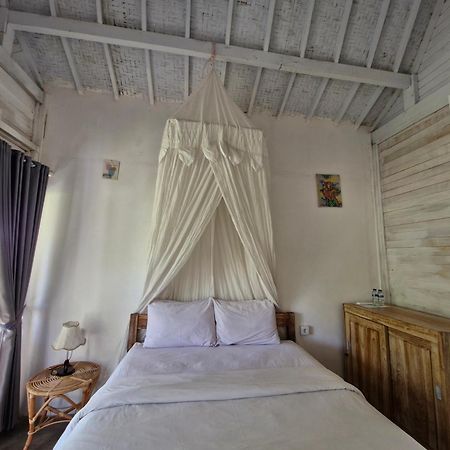 The Layar Homestay Batununggul Exterior photo