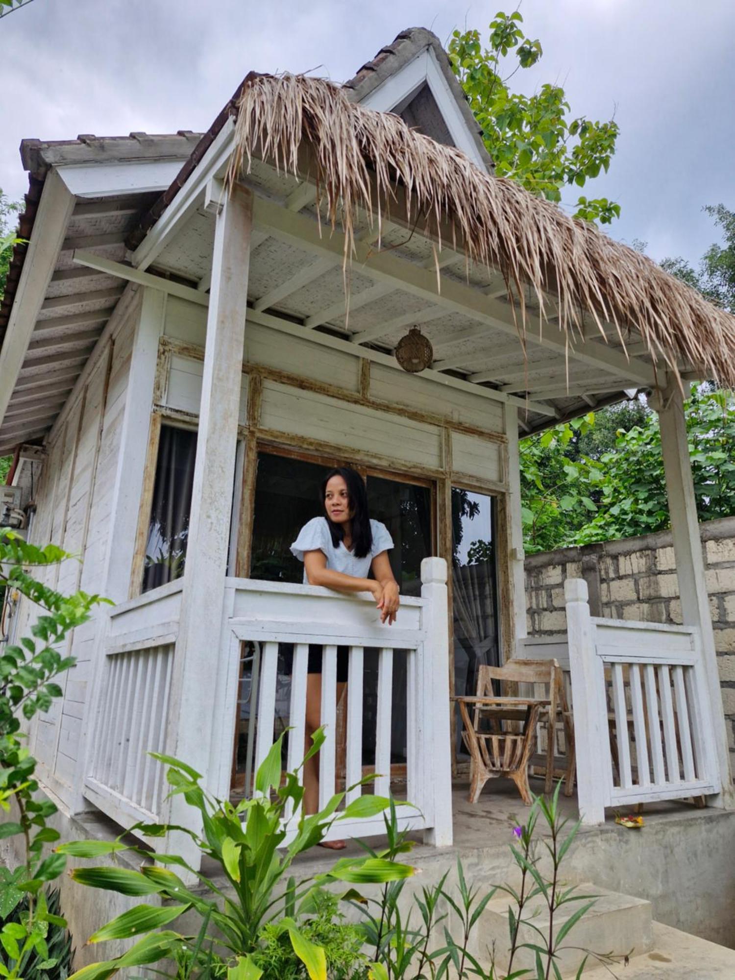 The Layar Homestay Batununggul Exterior photo